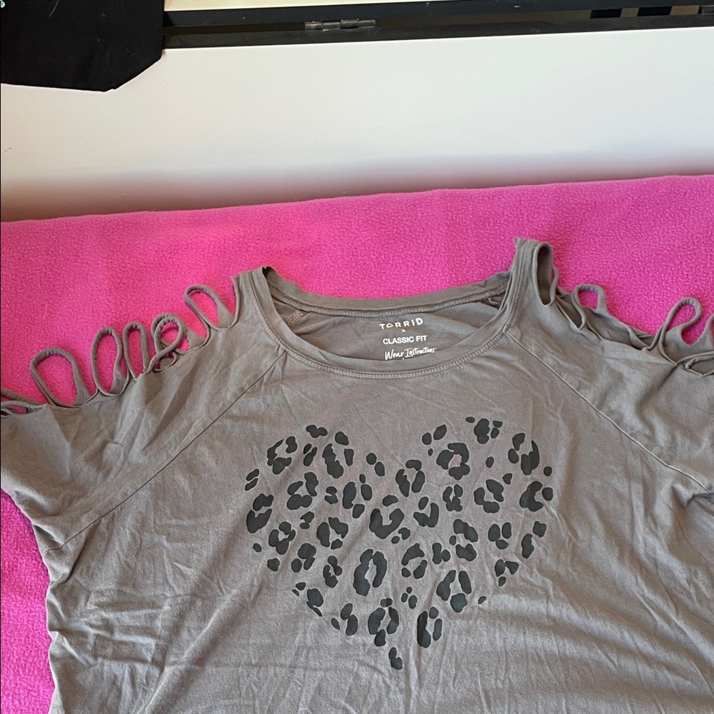 Torrid Gray Top with Leopard Heart Design